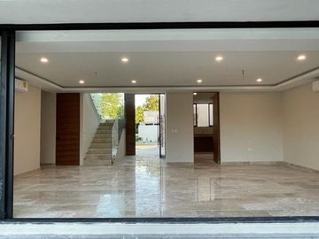 Casa(43) en VENTA en Privada El Cortijo al norte de Mérida, Yucatán