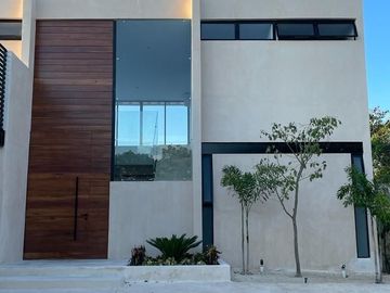 Casa(43) en VENTA en Privada El Cortijo al norte de Mérida, Yucatán