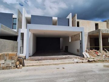 Townhouse en VENTA en Xcanatún (Tipo 2)