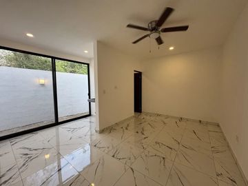 Casa de Una Planta en Jardines de Rejoyada