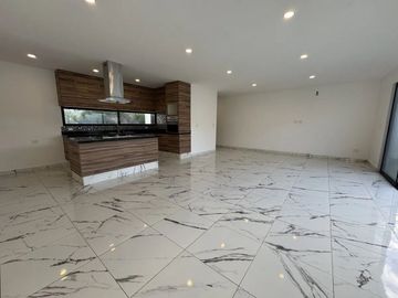 Casa de Una Planta en Jardines de Rejoyada