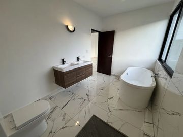 Casa de Una Planta en Jardines de Rejoyada