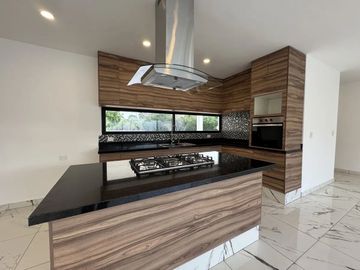 Casa de Una Planta en Jardines de Rejoyada