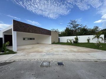 Casa de Una Planta en Jardines de Rejoyada
