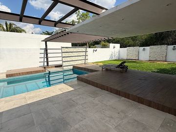 Casa de 1 Planta en Venta con Terreno de 900m2 en La Rejoyada