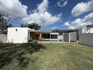 Casa de 1 Planta en Venta con Terreno de 900m2 en La Rejoyada