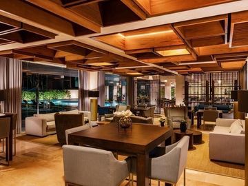 Casa en Venta en Privada El Cortijo de Dos Plantas con Amplio Terreno y Alberca
