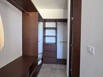 Casa en Venta en Privada Única Living con 35 Paneles Solares