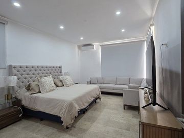 Casa en Venta en Privada Única Living con 35 Paneles Solares