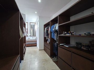 Casa en Venta en Privada Única Living con 35 Paneles Solares
