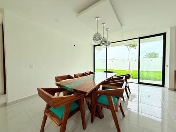 Casa(4R) en Venta en Privada Residencial Camelia en Conkal
