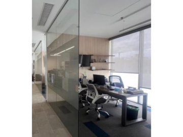 Vendo oficina en Edificio Porta 100