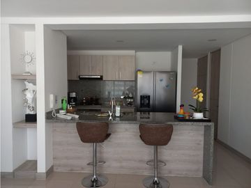 VENDO APTO EN 4to PISO CON ASCENSOR EN VALLE DEL LILI (A.S) CW:8059679