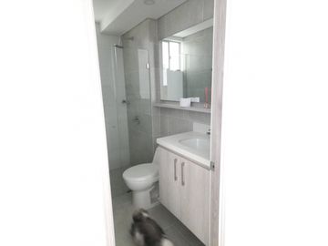 VENDO APTO EN 4to PISO CON ASCENSOR EN VALLE DEL LILI (A.S) CW:8059679