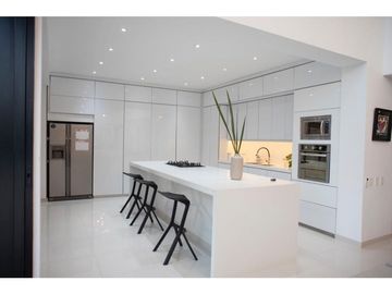SE VENDE HERMOSA CASA LUXURY EN JAMUNDI L.O WASI: 8614572