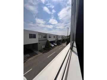 VENDO LINDA CASA EN CIUDAD COUNTRY (G.S) CW:9238396