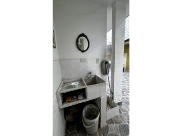 VENDO CASA BIFAMILIAR EN EL BARRIO EL GUABAL(P.Z) CW:9576937