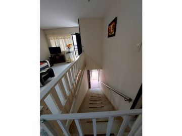VENDO CASA 2 PISOS INDEPENDIENTES EN COLSEGUROS (D.M) CW:10011497