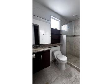 VENDO CASA 3 NIVELES EN CONDOMINIO EN VALLE DEL LILI (P.Z) CW:10026467