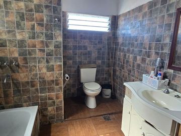 3 unidades en lote 300m2 con parque y cochera