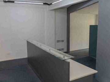VENTA OFICINA LUMINOSA APTO CRÉDITO EN SAN NICOLAS