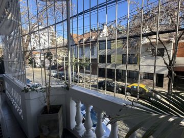 VENTA |  COLEGIALES | 3 AMBIENTES CON COCHERA