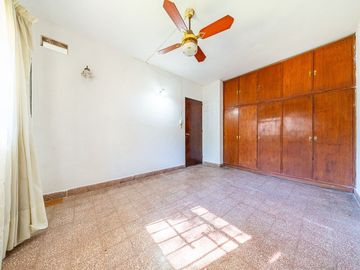 VENTA CASA 2 DORM PATIO Y PARRILLA  TERRAZA DESPEJ