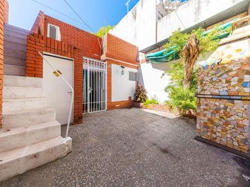 VENTA CASA 2 DORM PATIO Y PARRILLA  TERRAZA DESPEJ