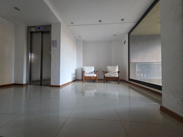 VENTA. MONOAMBIENTE APTO COMERCIAL EN PARQUE CHAS