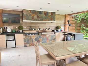 Casa en arriendo  en LO BARNECHEA