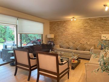 Casa en arriendo  en LO BARNECHEA