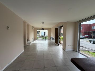 VENTA CASA 4AMB B°CALIFORNIA VILLAGE APTO CREDITO