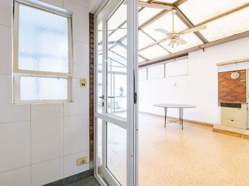 VENTA DEPTO 3AMB C/ESTUDIO COCHERA BALVANERA