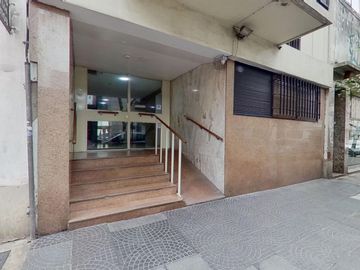 VENTA 2 AMBIENTES LUMINOSO Y ACTUALIZADO MONSERRAT