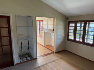 VENTA CASA 4 DORMITORIOS PILETA CLIMATIZADA PILAR