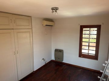 VENTA CASA 4 DORMITORIOS PILETA CLIMATIZADA PILAR