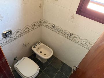VENTA CASA 4 DORMITORIOS PILETA CLIMATIZADA PILAR