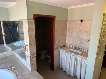 VENTA CASA 4 DORMITORIOS PILETA CLIMATIZADA PILAR