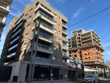VENTA COCHERA CUBIERTA - ITUZAINGO