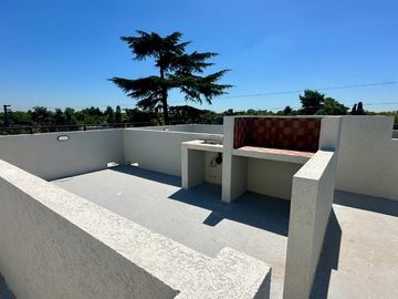 VENTA DEPTO 2 AMB C/TERRAZA Y COCHERA- ITUZAINGÓ