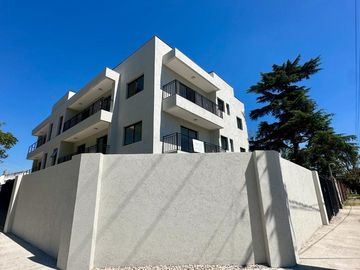 VENTA DEPTO 2 AMB C/TERRAZA Y COCHERA- ITUZAINGÓ
