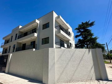 VENTA DEPTO 2 AMB C/TERRAZA Y COCHERA- ITUZAINGÓ