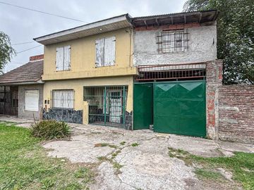 Casa y departamentos a reciclar barrio Las Heras