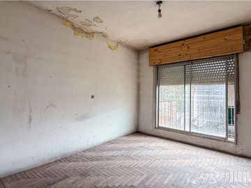 Casa y departamentos a reciclar barrio Las Heras