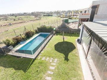 CASA 5 AMBIENTES CON PILETA EN HUDSON