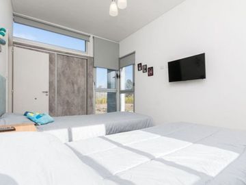 CASA 5 AMBIENTES CON PILETA EN HUDSON