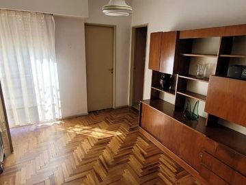 DEPARTAMENTO 2 AMBIENTES CONTRAFRENTE CON COCHERA