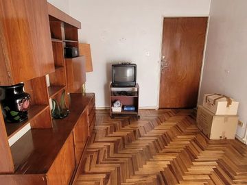DEPARTAMENTO 2 AMBIENTES CONTRAFRENTE CON COCHERA