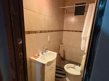 VENTA CASA EN BARRIO TIRO SUIZO CON COCHERA
