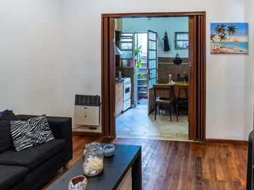 CASA EN VENTA 2 DORMITORIOS CON TERRAZA